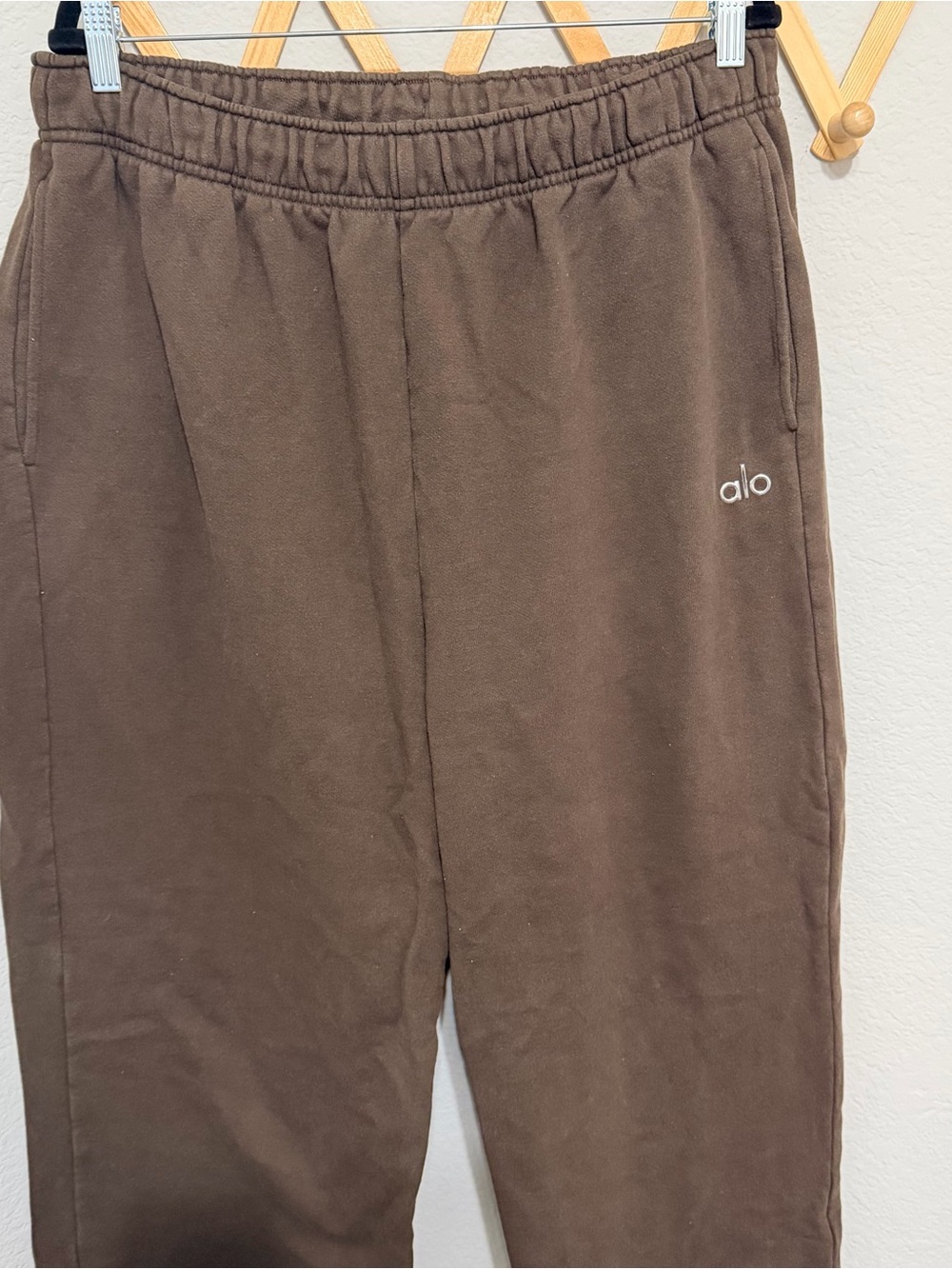 Alo Yoga Accolade Straight Leg in Espresso Brown Sweatpant Size XL - Picture 6 of 10